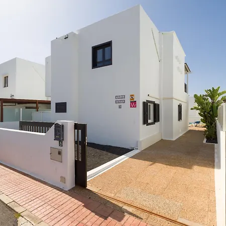 Con Piscina Privada A 500 M De La Playa Villa